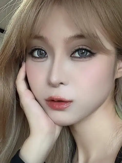 浮雕腮紫001pink高光:毛戈平故宫版高光膏口红:酵色晶冻110#今日妆容