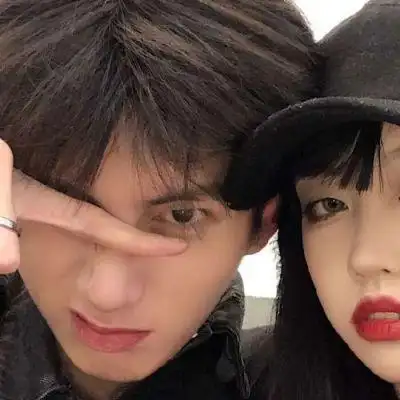 网红情侣头像一男一女高清图片唯美超甜情侣最火微信图片大全