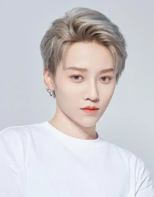 时尚女孩刘雨昕休闲阳光迷人活动照