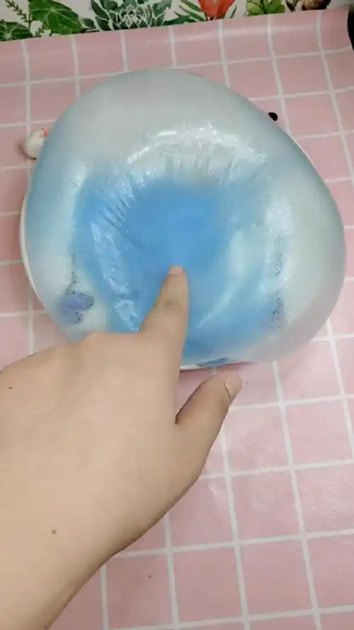 #史莱姆泥巴起泡胶#无硼砂自制史莱姆,还能吹出好大的泡泡,戳破它会更
