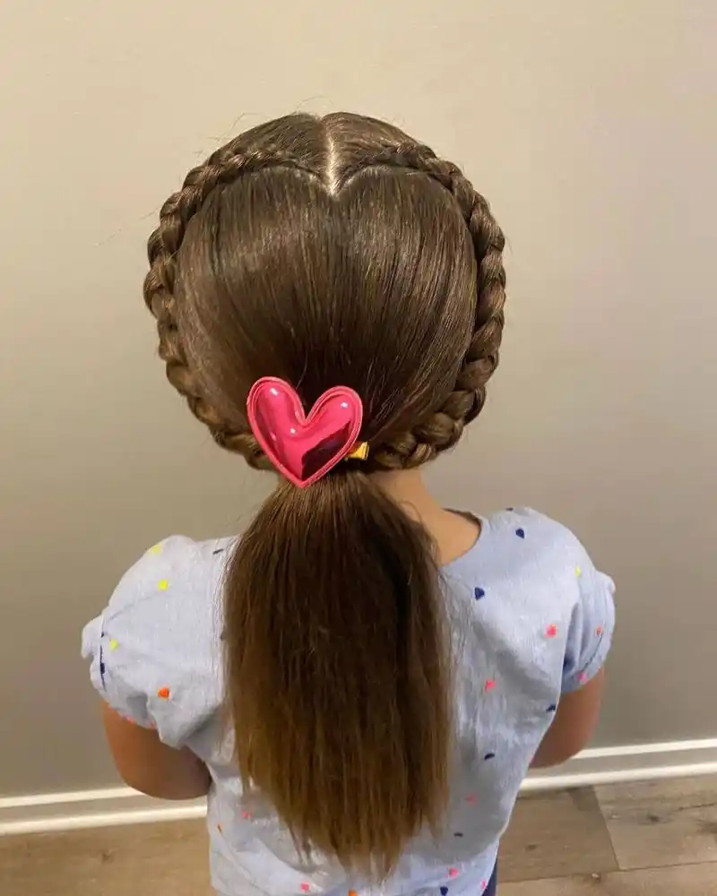 幼儿园日常发型|可爱小女孩立体爱心编发 #小女孩发型# #小女孩可爱