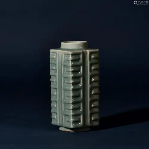 南宋龙泉琮式瓶