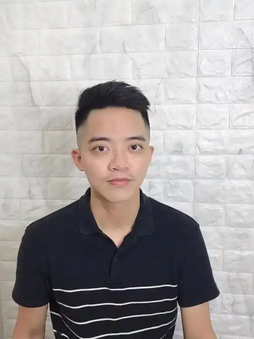 懒人必备的4款男士利落短发_发型