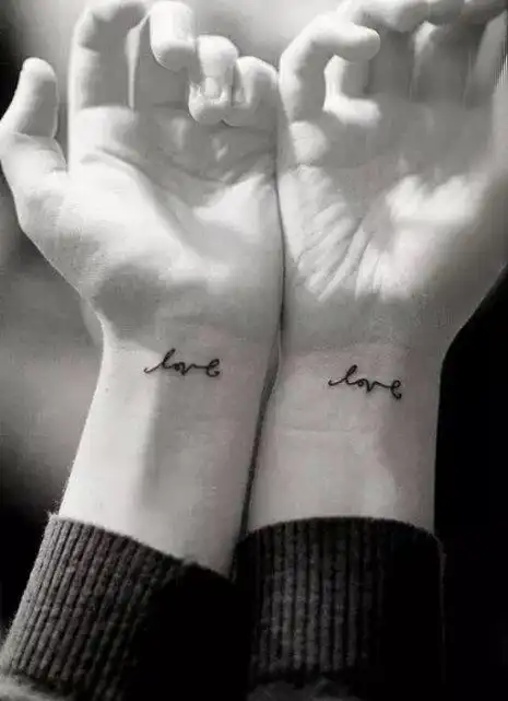 情侣纹身格外充满爱意的情侣纹身图案