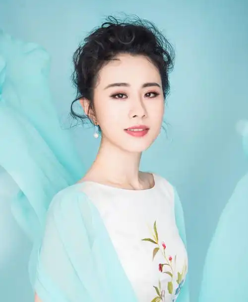 德润音才筑梦未来