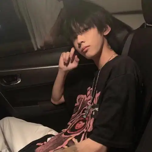 2020最火好看的帅气男生头像