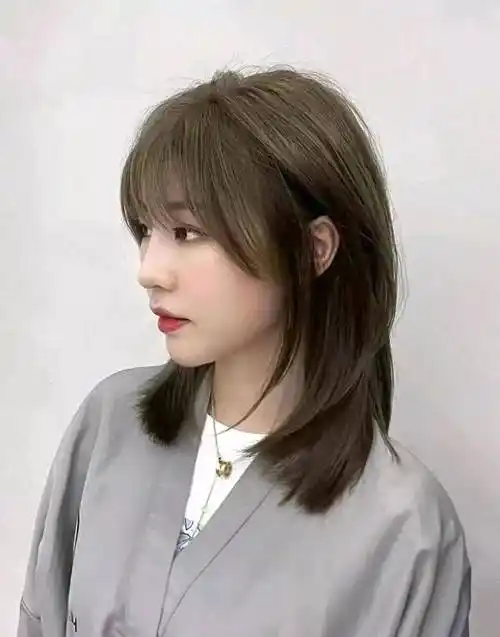 如果你个子不高,脸大,头发少,选这三种发型,会让你美到你想象不到