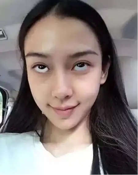 angelababy再放素颜照怎么又和以前不一样网友的回复一针见血