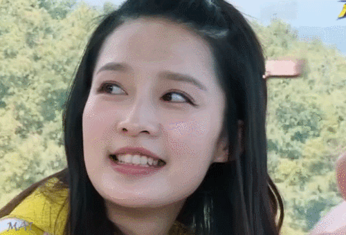 笑的好安静好甜美啊 电视剧《白鹿原》中,李沁用眼神刻画出命运坎坷的