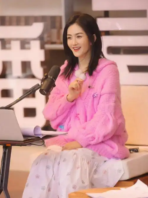 都说娜姐的状态越来越好了～真的很适合亮色呀96造型师01#谢娜