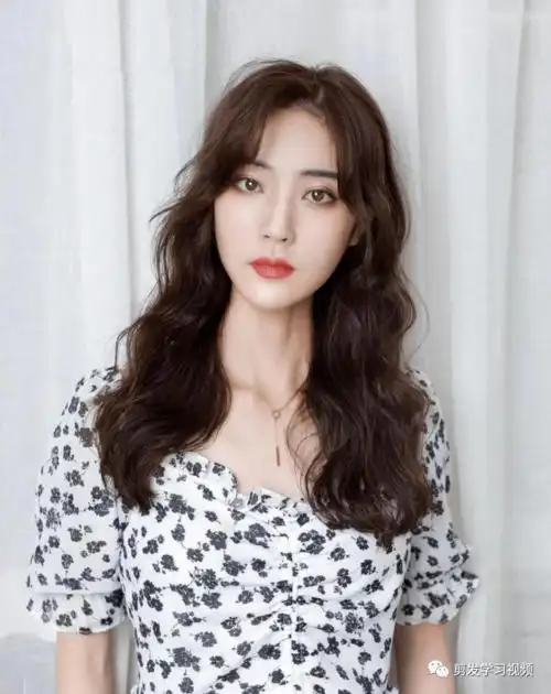 初秋最流行烫发"烫全头"_发型