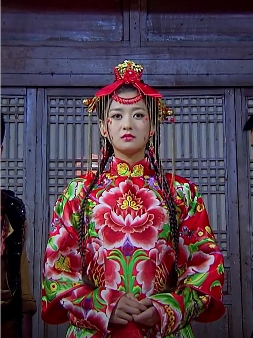 p>卓尔,女,爱情剧《 a target="_blank" href="/item/情定三生/79306