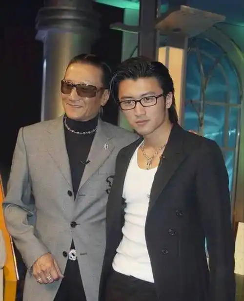 天王终结者谢霆锋,王菲念念不忘,杨幂朝思暮想,张柏芝意又难平_时代