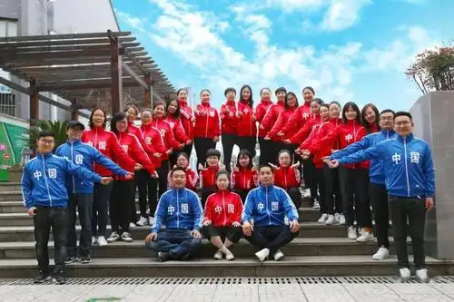 桃李人物在报福小学任教是一种福气