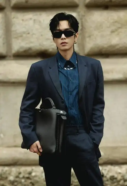 张若昀好强的霸总范##张若昀外媒镜头下状态