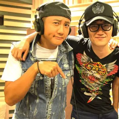 歌手踢馆关喆助阵金志文冲击分贝值刷爆网络人气