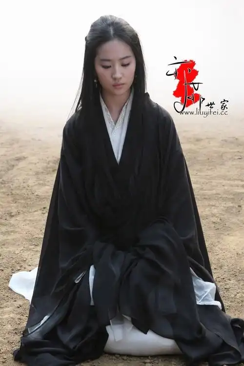 改编三国历史,古装,动作电影《铜雀台》灵雎刘亦菲造型 红衣,黑衫