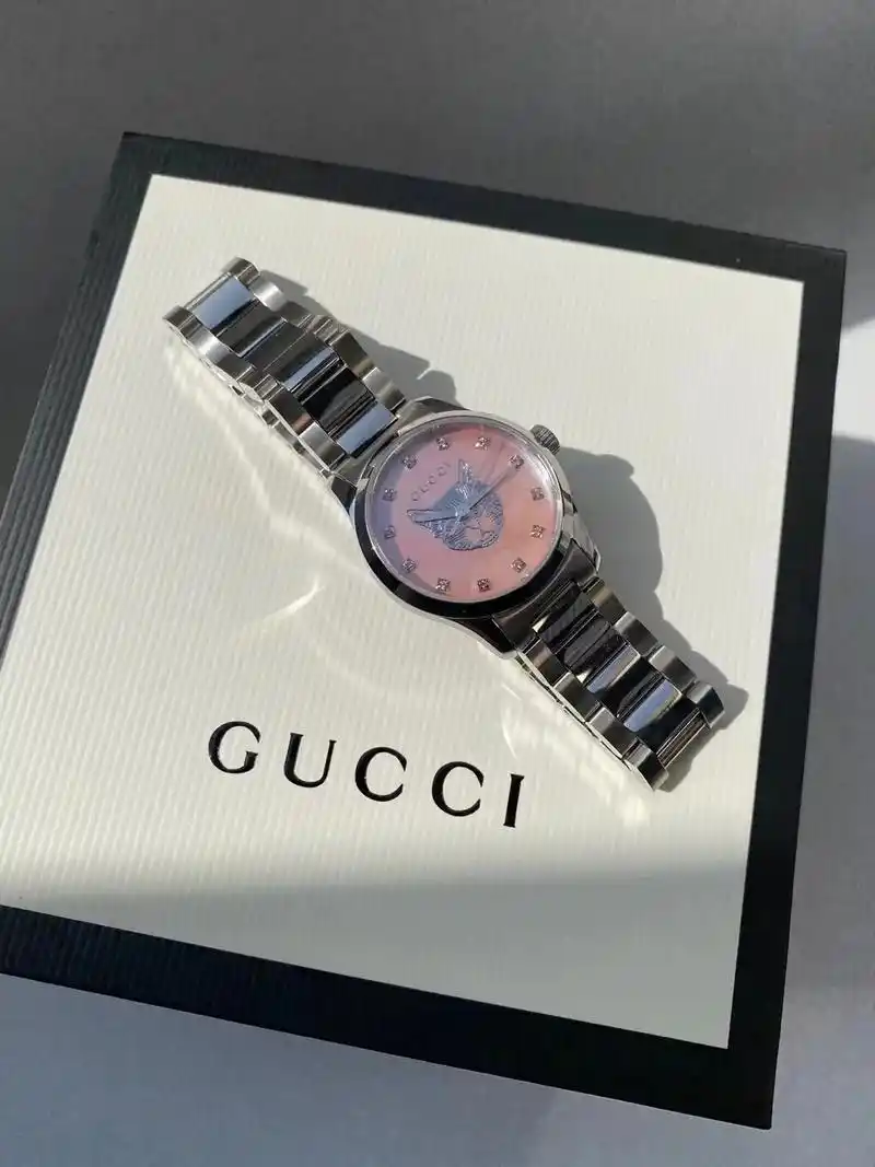 gucci粉色贝母女士石英腕表