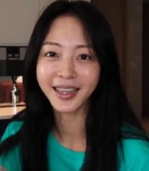 有种"照妖镜"叫卸妆,韩艺瑟素颜判若两人,韩美妆真堪比整容