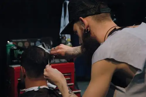 每次剪发我特满意,只因这样和发型师沟通