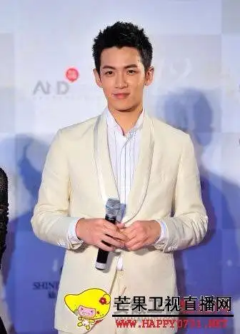 柯震东这款飞机头用什么发蜡抓?怎么抓?