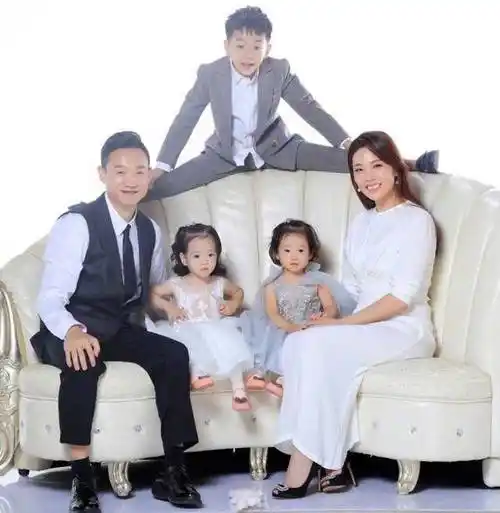 唐嫣罗晋被传生龙凤胎,为何千分之五概率下,女明星常生双胞胎?