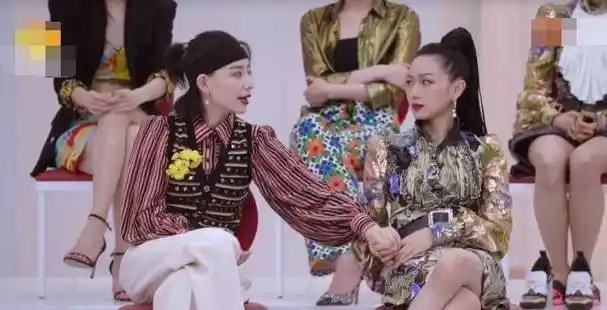 等待揭晓成绩万茜太紧张,李斯丹妮好心安抚,万茜的反应引热议_郁可唯