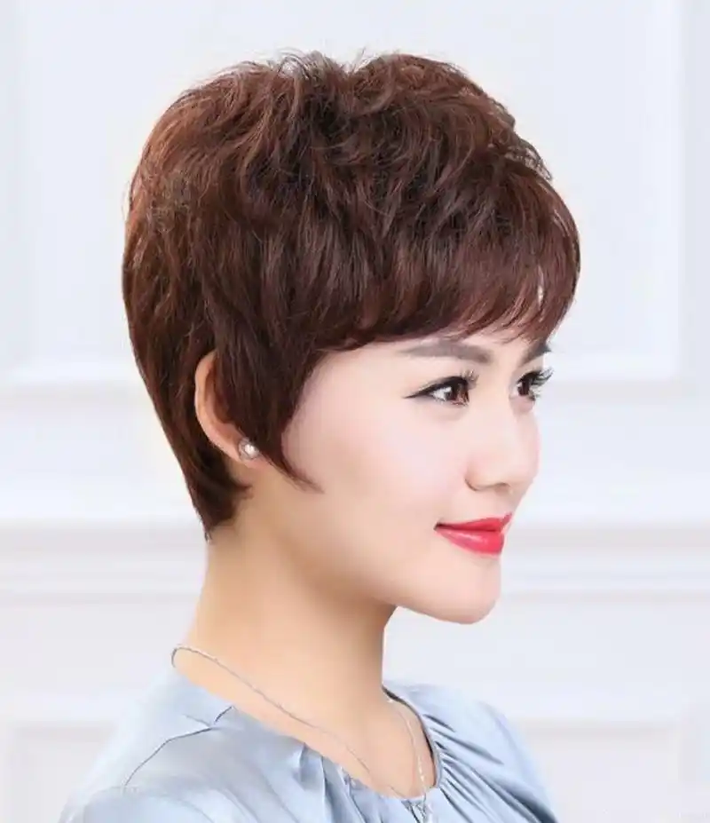 女人到了50岁,尽量避开4种"假洋气,真显老"发型,太影响气质