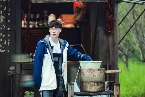 张艺兴《向往的生活5》化身"气氛担当" 在蘑菇屋开启迎客模式_凤凰网