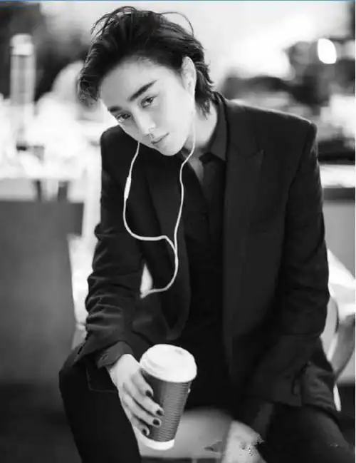 看看女明星的油头造型杨幂成女王热巴化身霸道总裁