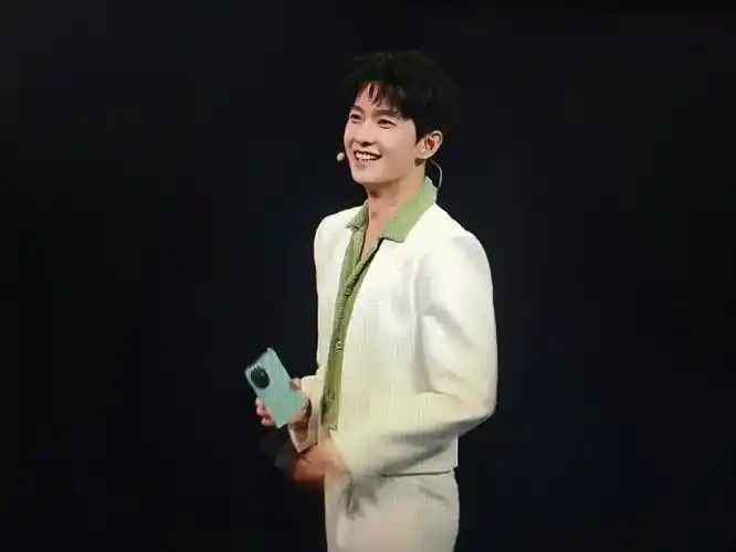 杨洋急出表情包##我玩游戏状态belike杨洋