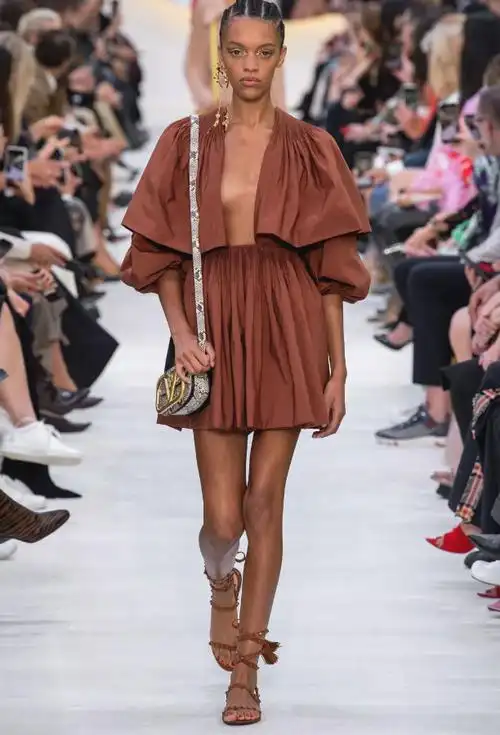 流行趋势划重点2021春夏女装t台趋势