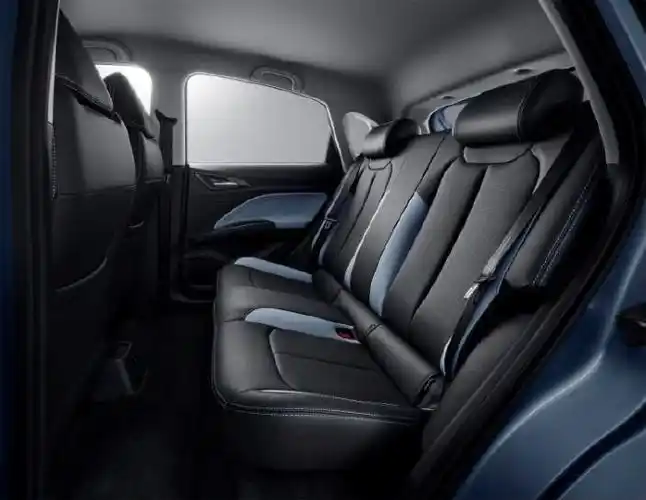 哪吒v v 行版上市 售价7.99万元