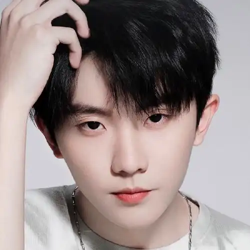 真的好喜欢看他的眼睛#马嘉祺李宁运动青春产品全球代言人##时代少年