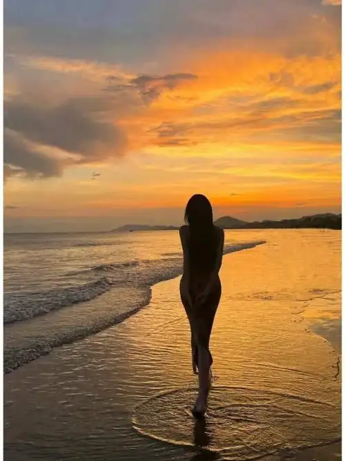 唯美浪漫海边女生背影真人头像图 面朝大海氛围感女生头像
