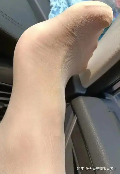 说说女生脚大是一种怎样的体验