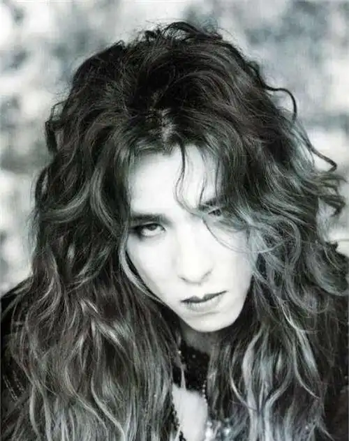 林佳树:前女友嫁给了木村拓哉,他58岁还单着,笑起来透出一种羞