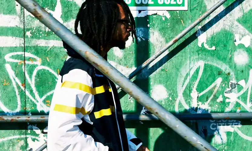 影响90 年代 hip-hop 文化的,可不只有 polo ralph lauren 一个