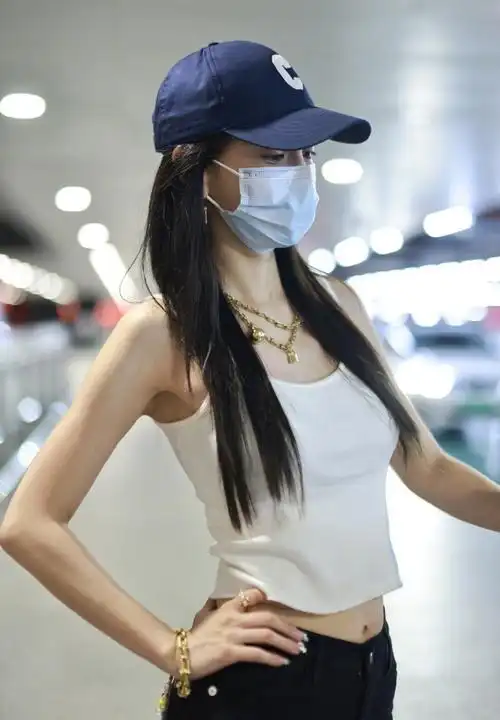 angelababy小海绵现身机场