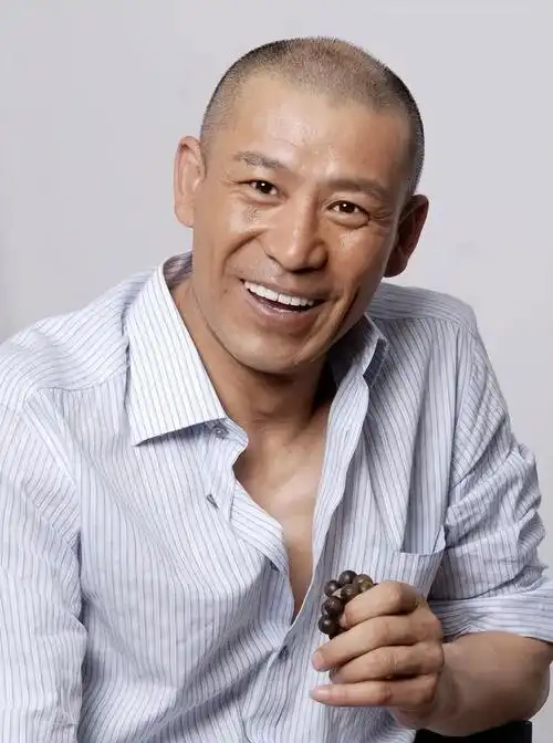 回顾谢兰嫁大11岁男友师小红坚持做丁克12年39岁却意外得子