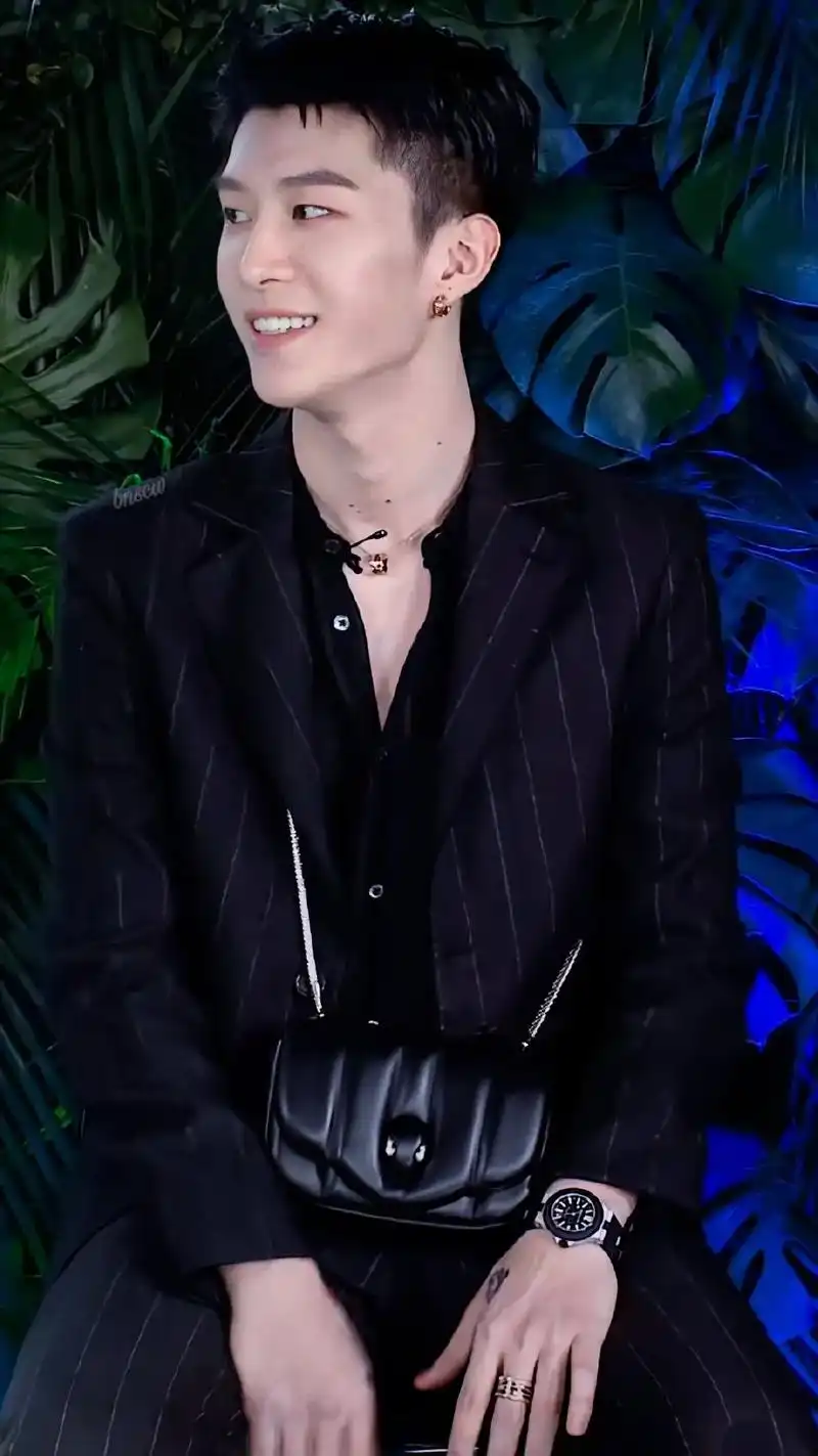 皇权富贵 豪门玩世不恭小少爷攻×可爱腹黑总裁受(表面是两家 - 抖音