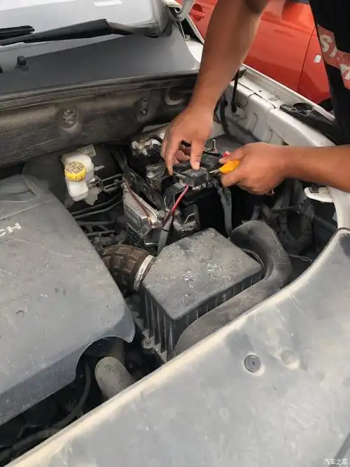 四年多了,原车电瓶终于完成使命.