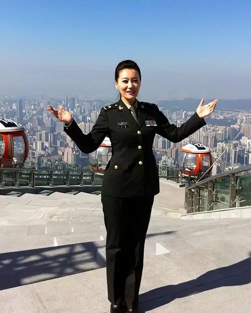 回顾谭晶我这辈子正确的决定就是为科学家丈夫生一对双胞胎