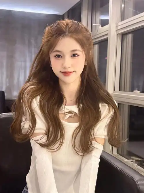 长发波浪亚麻棕色