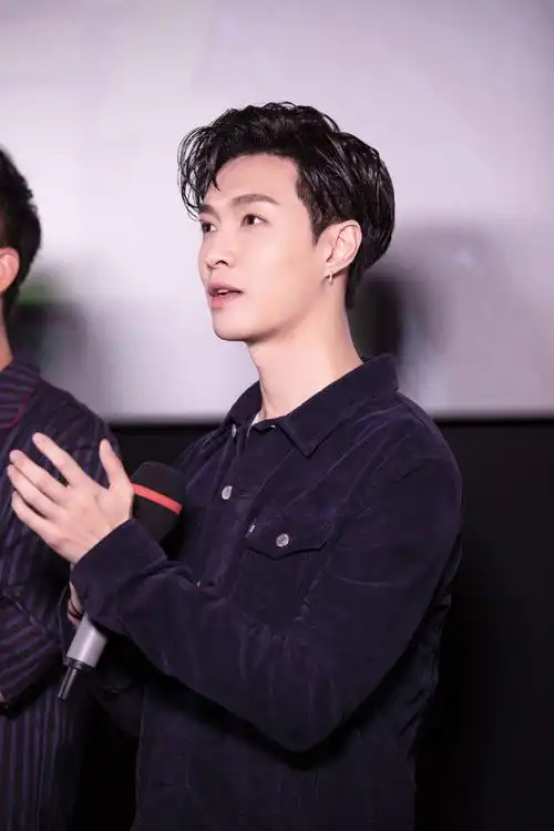 张艺兴图片 张艺兴帅气图片