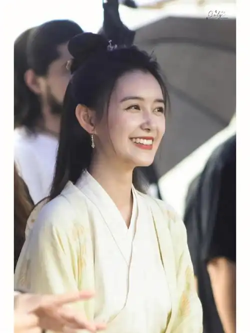 蒋依依 花间酒人间月