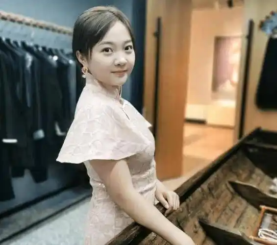 林妙可探班关晓彤!