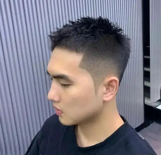 男生"小飞机头"发型超帅气,这3款潮流造型,没剪过就太可惜了|短发