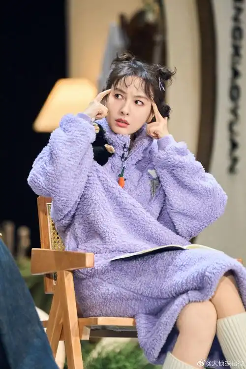 【《#大侦探有风的地方#》高清剧照】之昕新@吴昕:  文静可爱的猩猩