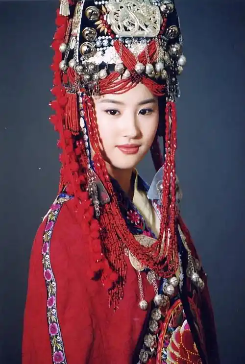 22位惊为天人的古装新娘,总有一位,是你心中的白月光_头饰_嫁衣_漂亮